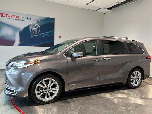 2021 Toyota Sienna Platinum 7 Passenger