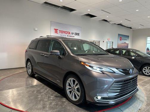 2021 Toyota Sienna Platinum 7 Passenger