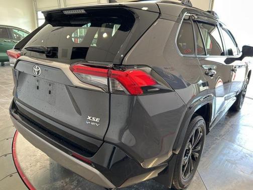 2025 Toyota RAV4 Hybrid SE