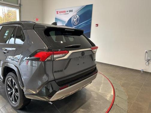 2025 Toyota RAV4 Hybrid SE