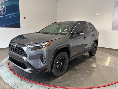2025 Toyota RAV4 Hybrid SE