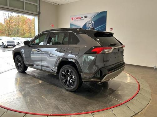 2025 Toyota RAV4 Hybrid SE