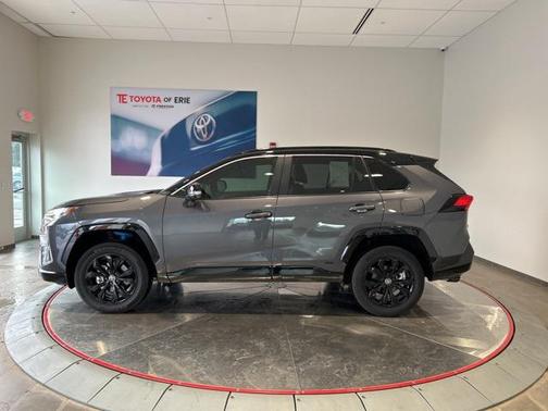 2025 Toyota RAV4 Hybrid SE