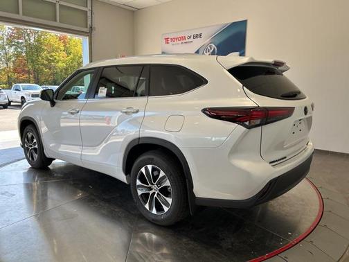 2025 Toyota Highlander XLE