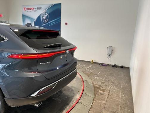 2023 Toyota Venza XLE