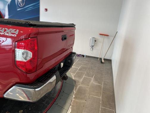 2016 Toyota Tundra SR5