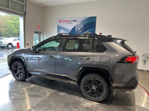 2019 Toyota RAV4 Hybrid SE
