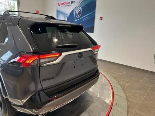 2019 Toyota RAV4 Hybrid SE