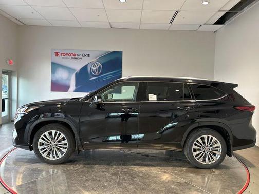 Midnight Black 2026 Toyota Highlander Hybrid Platinum