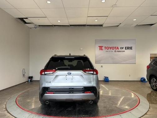 2019 Toyota RAV4 Hybrid SE