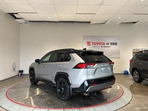 2019 Toyota RAV4 Hybrid SE