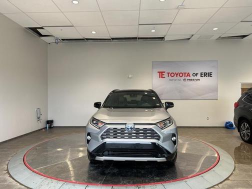 2019 Toyota RAV4 Hybrid SE
