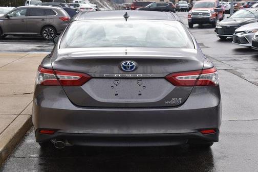 2019 Toyota Camry Hybrid XLE