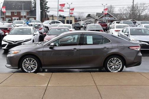 2019 Toyota Camry Hybrid XLE