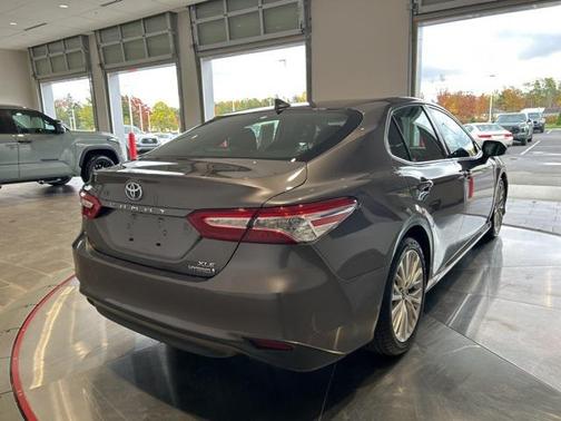 2019 Toyota Camry Hybrid XLE