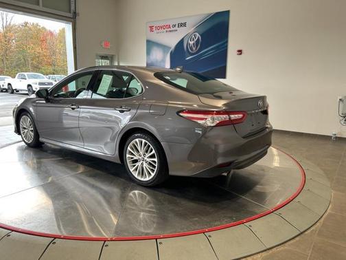 2019 Toyota Camry Hybrid XLE