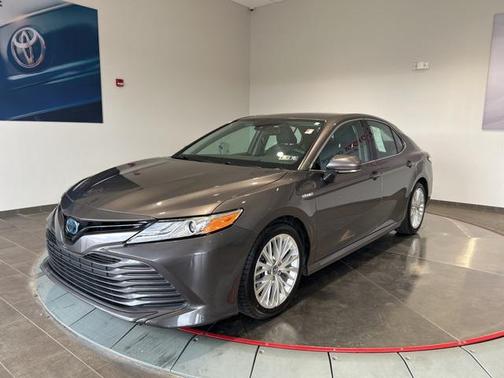 2019 Toyota Camry Hybrid XLE