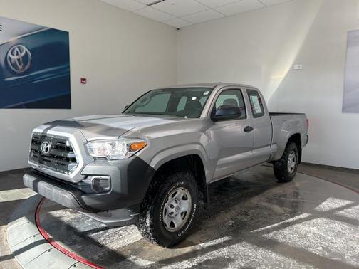 2016 Toyota Tacoma SR