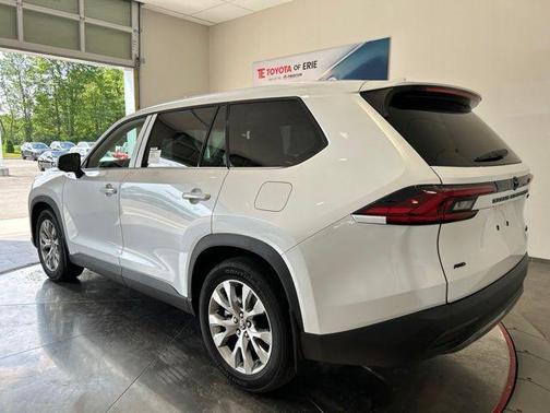 Pearl 2026 Toyota Grand Highlander Limited