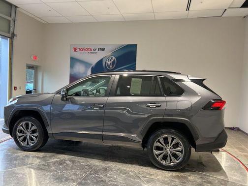 2023 Toyota RAV4 Hybrid XLE Premium