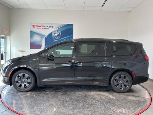 2020 Chrysler Pacifica Hybrid Red S Edition