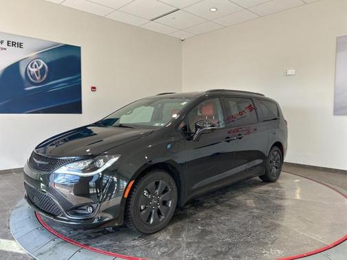 2020 Chrysler Pacifica Hybrid Red S Edition