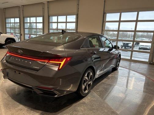 2023 Hyundai ELANTRA Limited