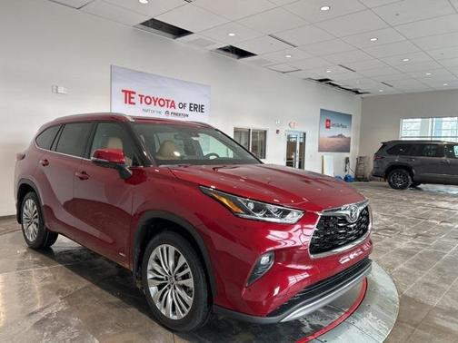 2026 Toyota Highlander Hybrid Platinum