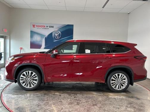 2026 Toyota Highlander Hybrid Platinum