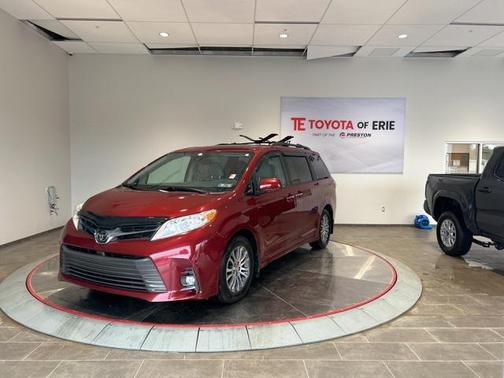 2018 Toyota Sienna XLE