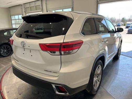 Blizzard Pearl 2017 Toyota Highlander Limited