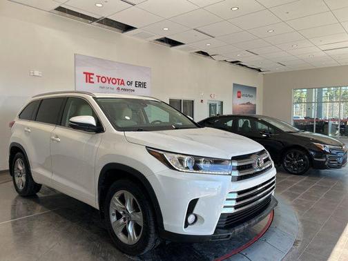 Blizzard Pearl 2017 Toyota Highlander Limited