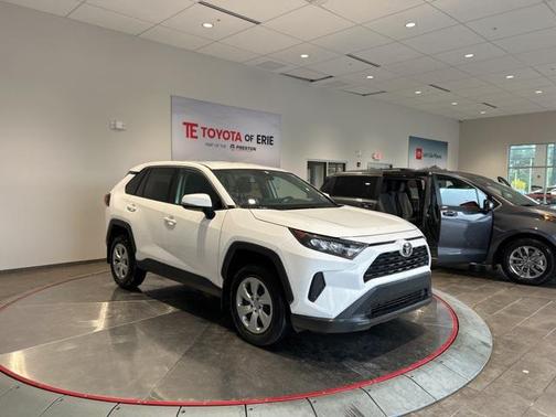 2022 Toyota RAV4 LE