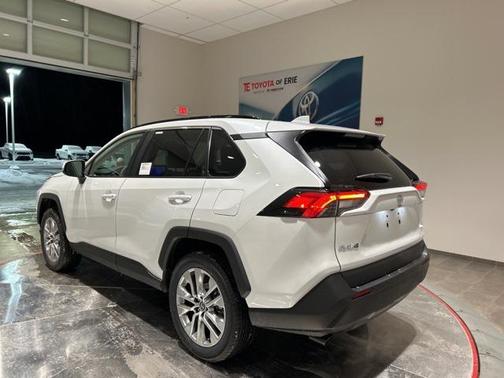 2025 Toyota RAV4 XLE Premium