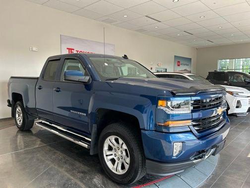 Deep Ocean Blue Metallic 2017 Chevrolet Silverado 1500 2LT
