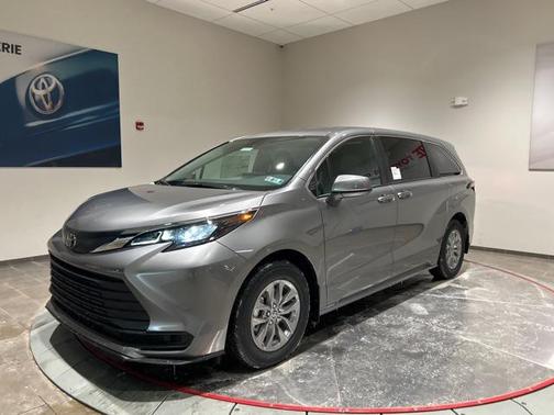 2026 Toyota Sienna LE