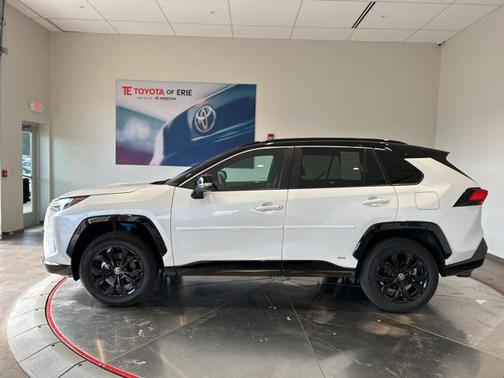 2024 Toyota RAV4 Hybrid SE