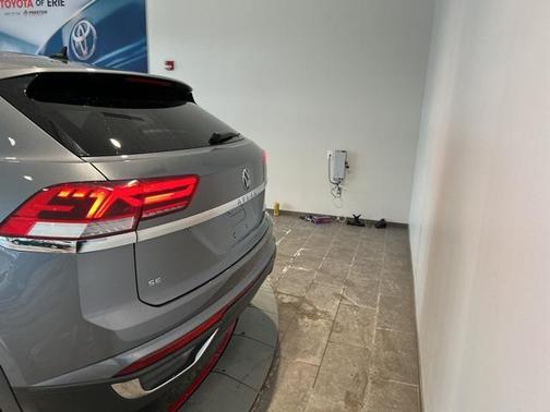 2022 Volkswagen Atlas Cross Sport 2.0T SE