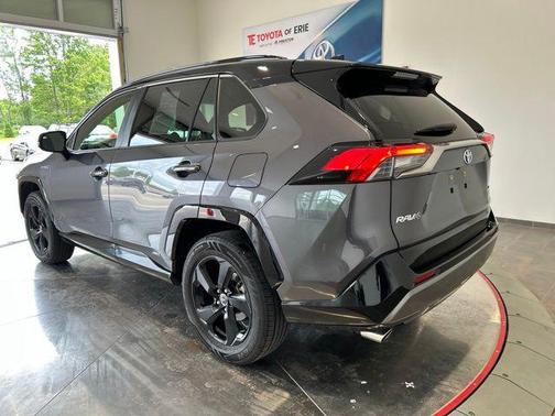 Magnetic Gray Metallic w/Black Roof 2019 Toyota RAV4 Hybrid SE
