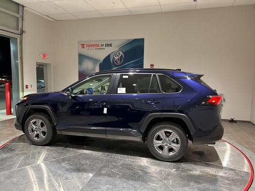 2025 Toyota RAV4 Hybrid XLE