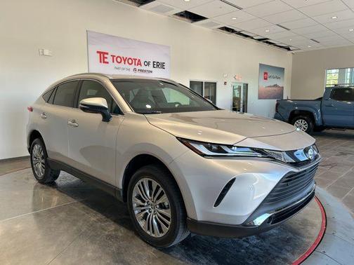 Titanium 2022 Toyota Venza XLE