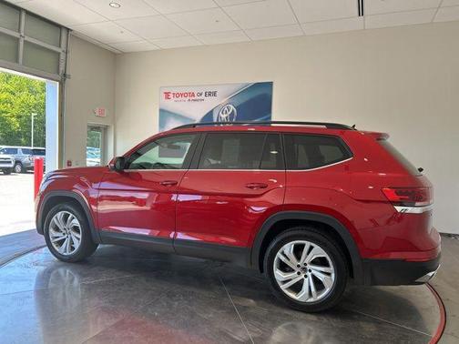 Red Metallic 2021 Volkswagen Atlas 3.6L SE w/Technology