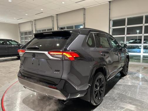 2025 Toyota RAV4 Hybrid SE