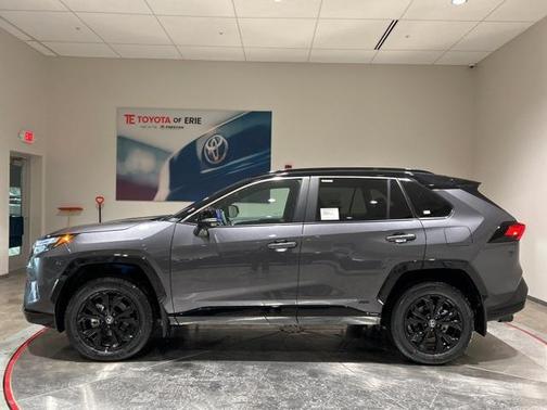 2025 Toyota RAV4 Hybrid SE