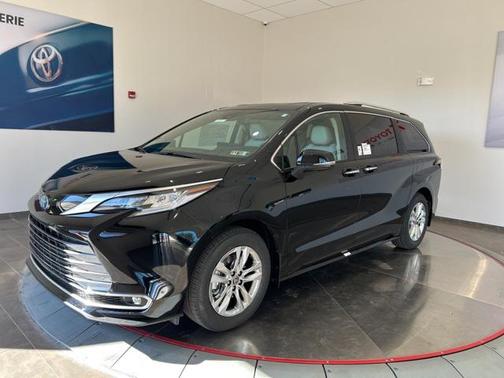 2025 Toyota Sienna Limited