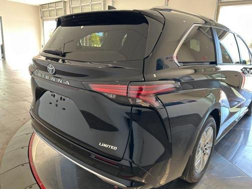 2025 Toyota Sienna Limited