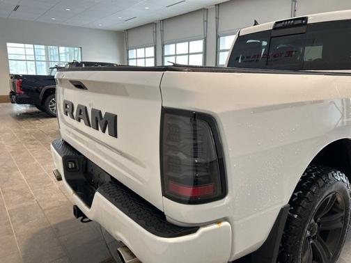 2017 RAM 1500 Night Quad Cab 4x4 6'4' Box