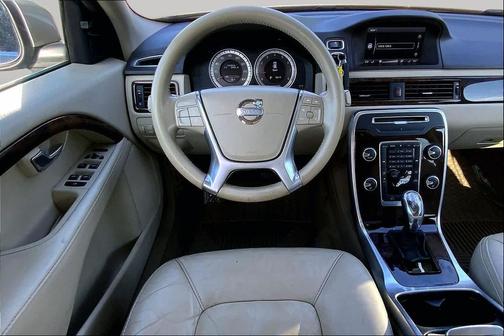 Seashell Metallic 2013 Volvo XC70 3.2 Premier
