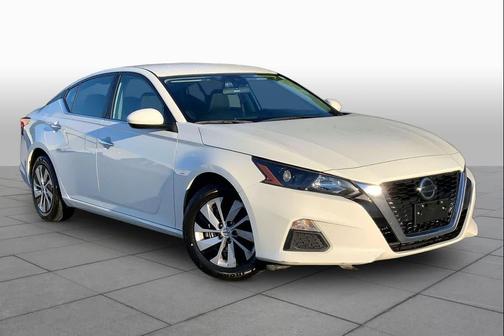 Glacier White 2022 Nissan Altima S FWD