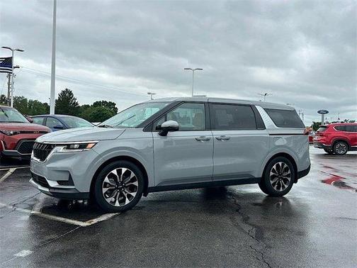 2023 Kia Carnival EX